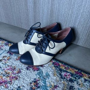 American Duchess Evelyn Retro Oxfords Size 6
